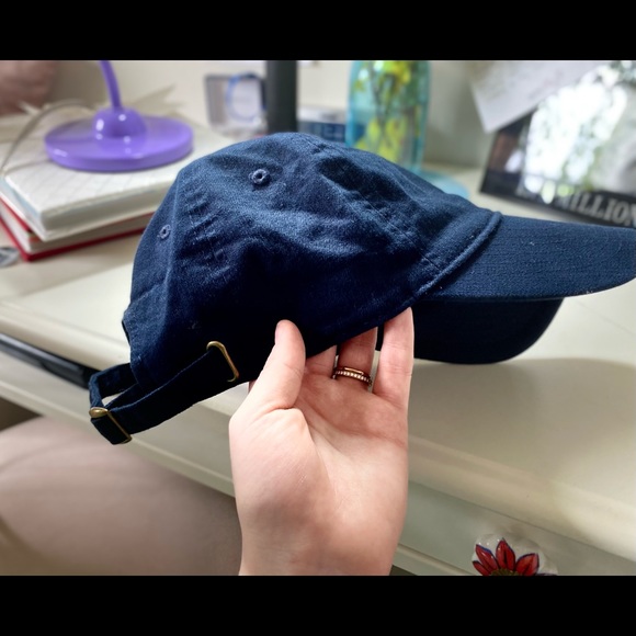 Baseball cap - Picture 4 of 4